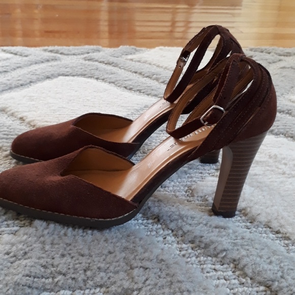 Highlights 6.5 Brown Suede Upper Tie Anckle Heels - Picture 2 of 8